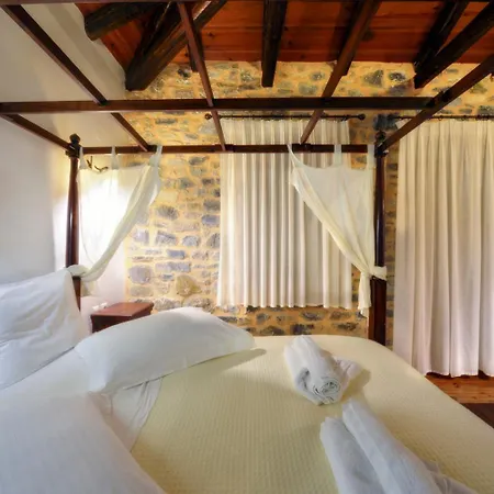 Eos - Authentic Experience Guest house Skiti
