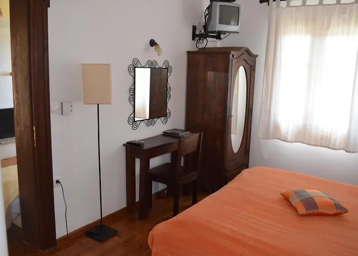 Eos - Authentic Experience 3* Skíti